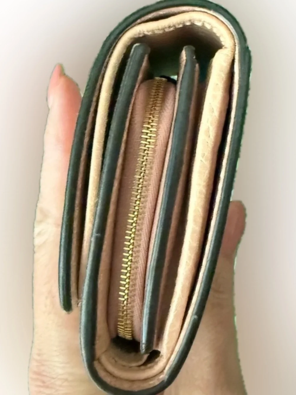 Gucci Bi-color GG Marmont Wallet Beige Canvas and Leather w/ branded dusty - EUC - Picture 3 of 7